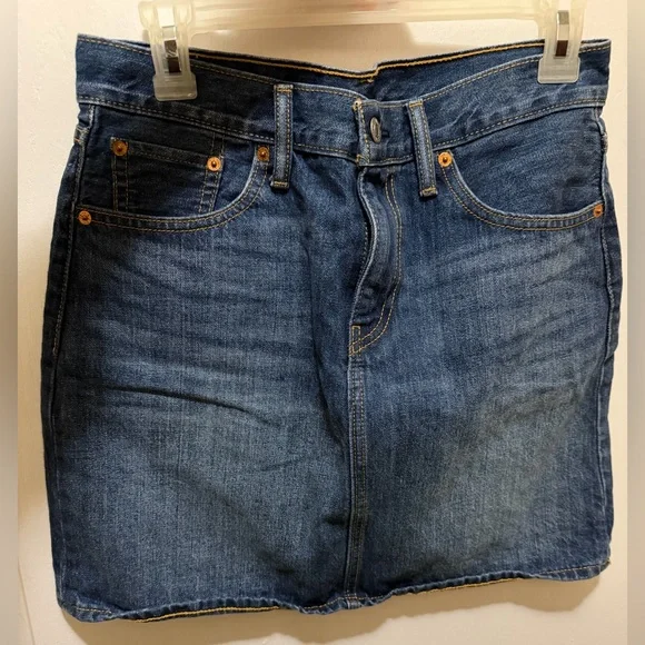 Levi's Blue Denim Mini Skirt with Back Pockets US 28 - Picture 2 of 6